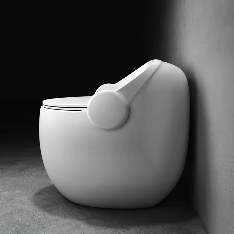 White ceramic bowl with a unique design 